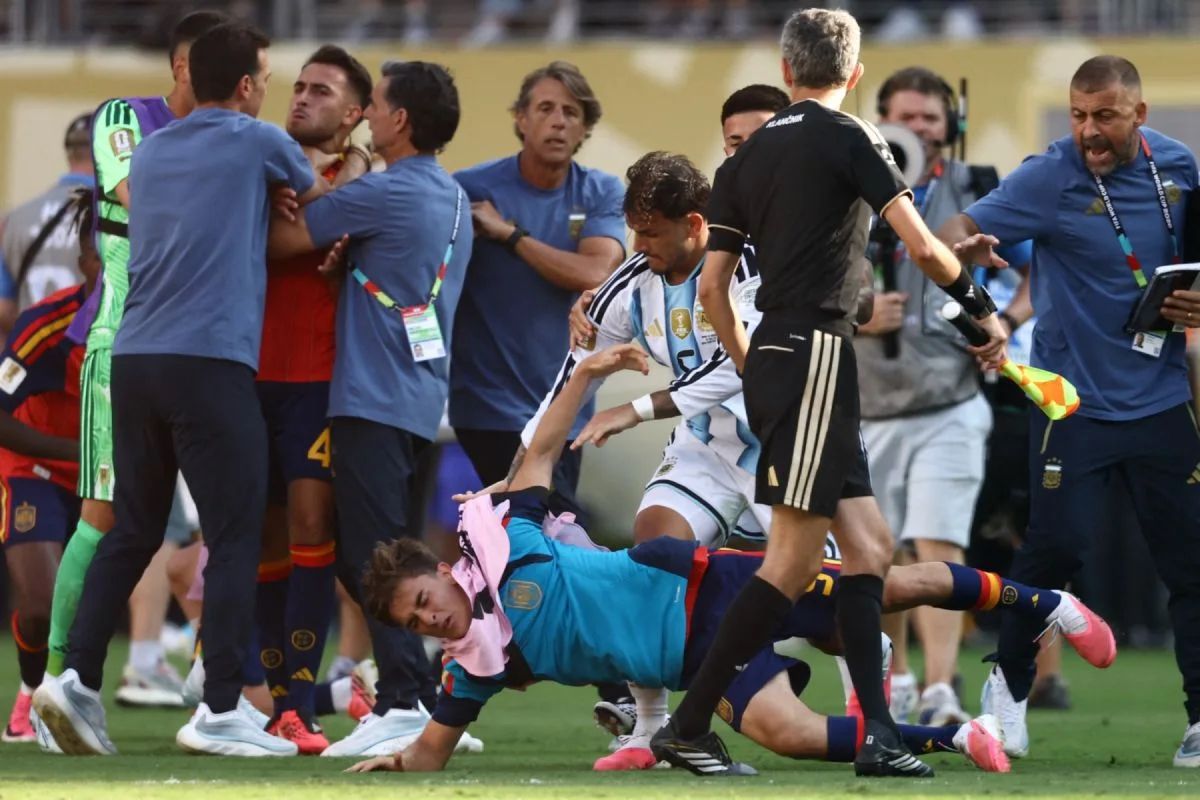 FIFA abre expedientes tras pelea en la final del Mundial 2026
