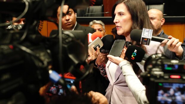 Kenia López Rabadán llama a frenar la polarización tras altercado entre diputados