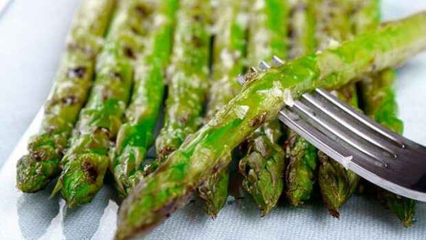 Espárragos y otras verduras: por qué los prebióticos ganan terreno en la salud intestinal