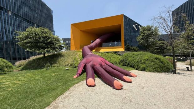 Esculturas que respiran y se transforman: la exposición inmersiva que puedes visitar gratis en CDMX