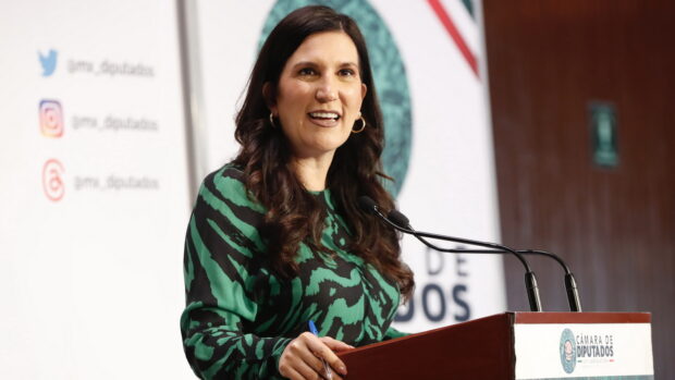 Kenia López pide reglas claras para proteger audiencias sin censurar a los medios