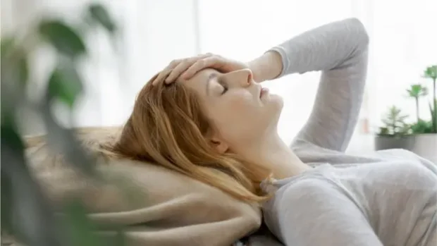 Migraña y sueño: un estudio encontró una fuerte relación entre el dolor de cabeza y el mal descanso