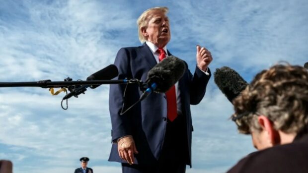 Trump prohíbe acceso a CNN, MS NOW y Politico; cadenas suspenden cobertura